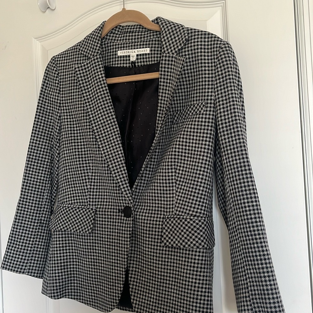 Veronica  beard black and white blazer- sz 4